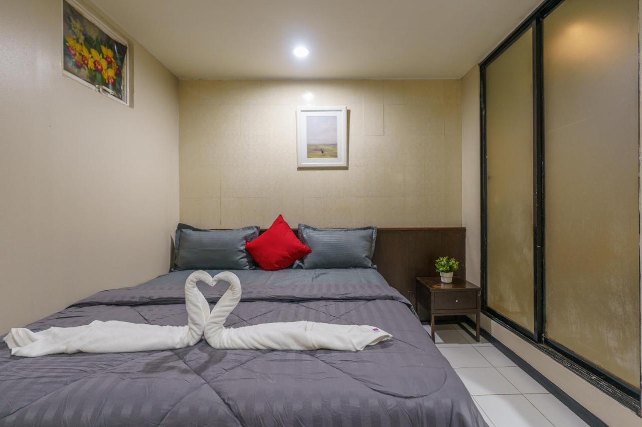 Cheqinn Bed Sukhumvit 4 Nana Plaza Bangkok Exterior foto